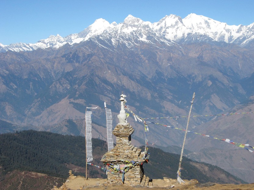 nepal-6-mountains-and-stupa
